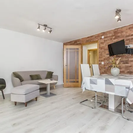 Lovely Center Apartment *